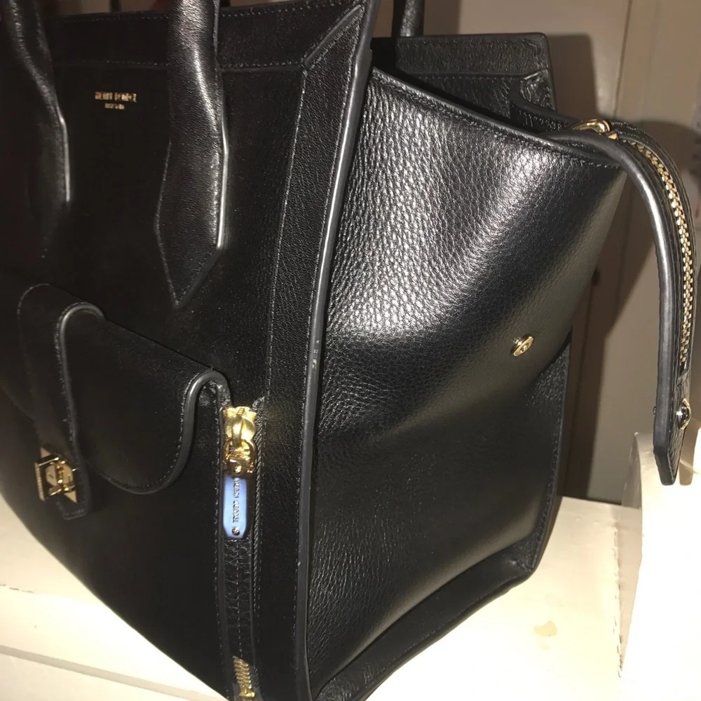 Henri Bendel Large Rivignton - Picture 2 of 5